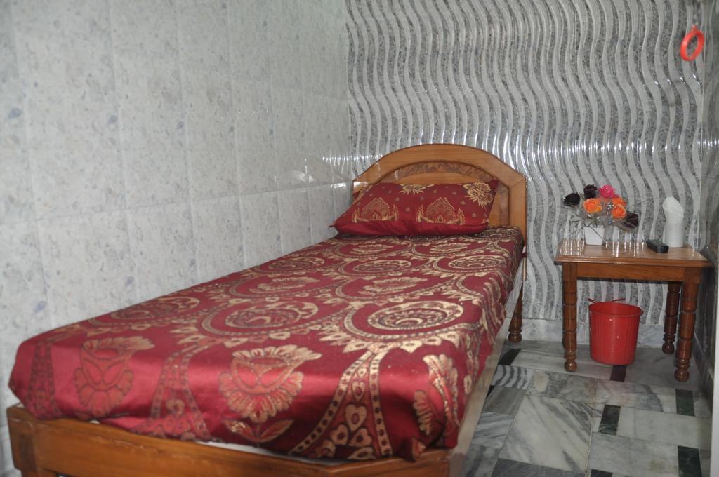 Hotel Pari Jalandhar Buitenkant foto