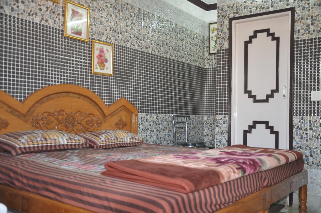 Hotel Pari Jalandhar Buitenkant foto