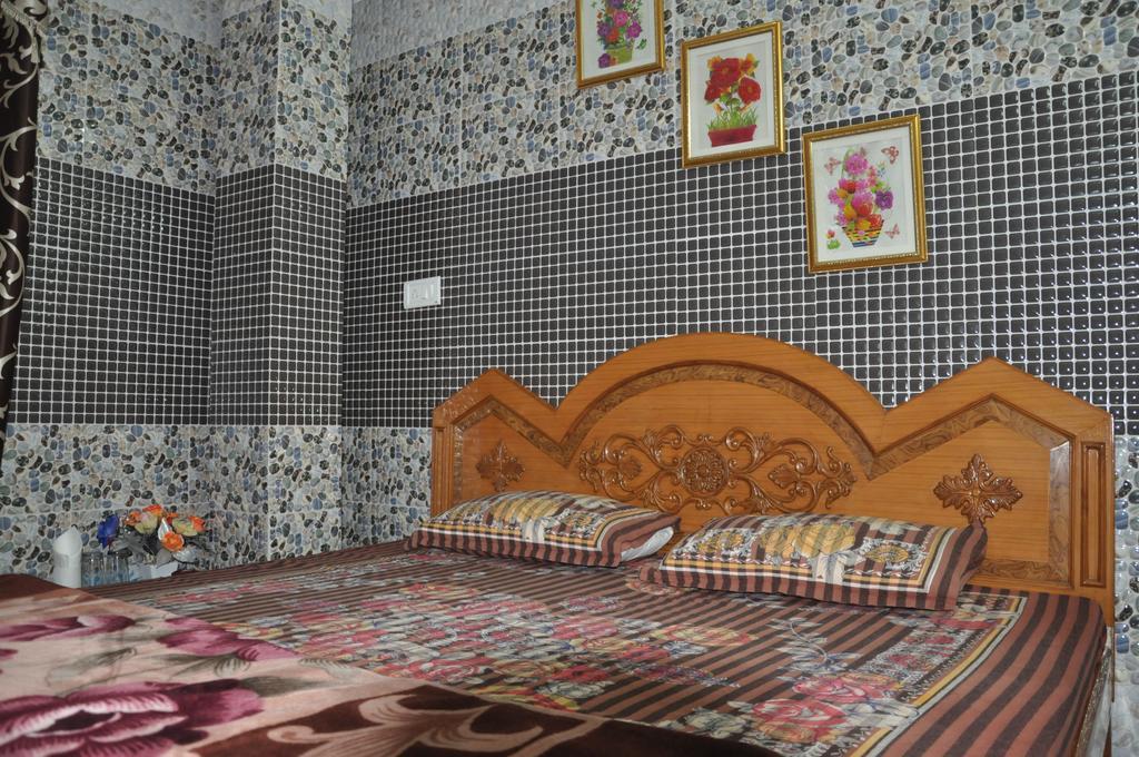 Hotel Pari Jalandhar Buitenkant foto